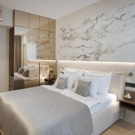 Amelie Luxury 2
